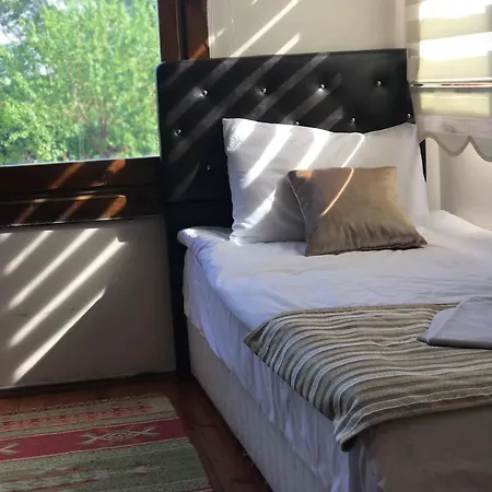 Qonaq Hotel 4*